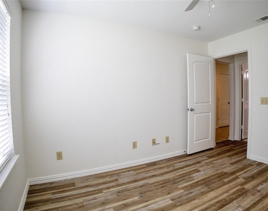 1708 S Waco Street - Photo Thumbnail 15