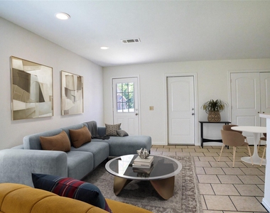 1708 S Waco Street - Photo Thumbnail 2