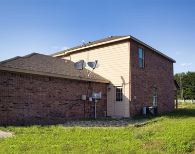 1708 S Waco Street - Photo Thumbnail 36