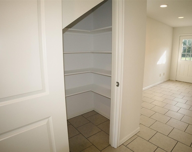 1708 S Waco Street - Photo Thumbnail 13