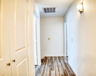 1708 S Waco Street - Photo Thumbnail 26