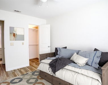 1708 S Waco Street - Photo Thumbnail 21