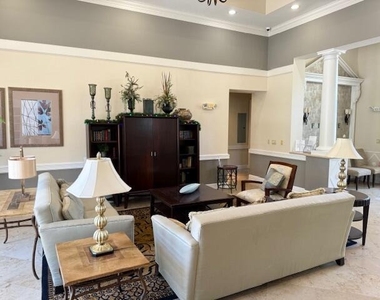 3207 Myrtlewood Circle E - Photo Thumbnail 15