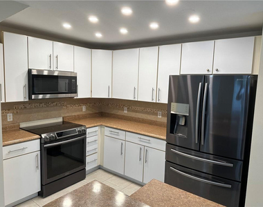 4400 Crystal Lake Drive - Photo Thumbnail 3