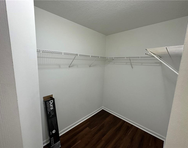 4400 Crystal Lake Drive - Photo Thumbnail 10