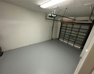 4400 Crystal Lake Drive - Photo Thumbnail 12
