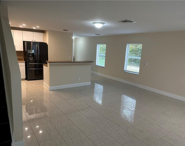 4400 Crystal Lake Drive - Photo Thumbnail 2