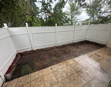4400 Crystal Lake Drive - Photo Thumbnail 13