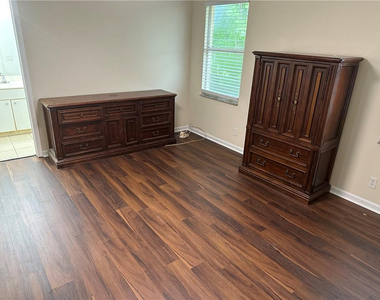 4400 Crystal Lake Drive - Photo Thumbnail 4