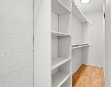 2804 Spring Valley Drive - Photo Thumbnail 18