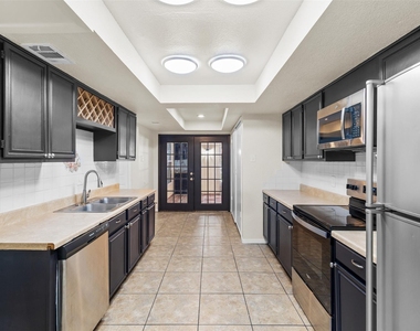2804 Spring Valley Drive - Photo Thumbnail 6