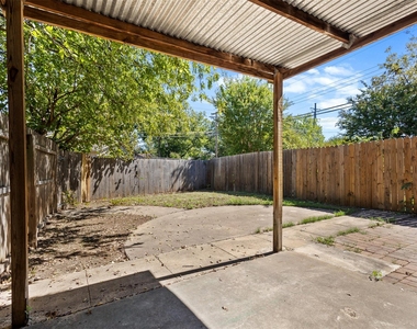 2804 Spring Valley Drive - Photo Thumbnail 23