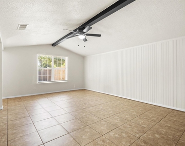2804 Spring Valley Drive - Photo Thumbnail 4