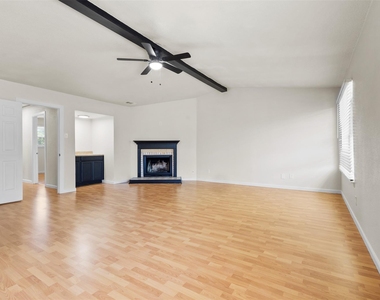 2804 Spring Valley Drive - Photo Thumbnail 16