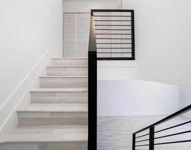 4329 Nw 115th Avenue - Photo Thumbnail 3