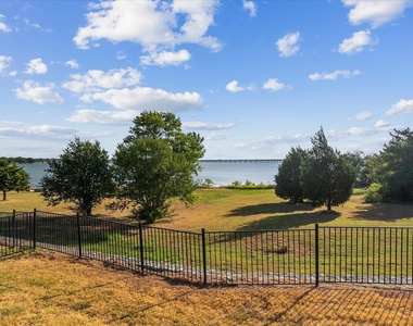4102 Stone Haven Drive - Photo Thumbnail 33