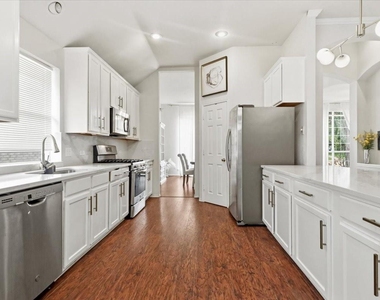 3404 Bluegrass Drive - Photo Thumbnail 11