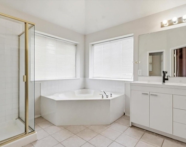 3404 Bluegrass Drive - Photo Thumbnail 18