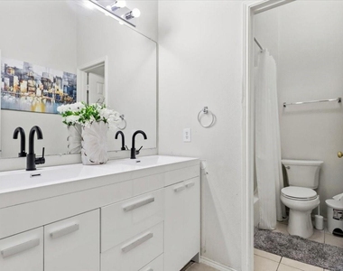 3404 Bluegrass Drive - Photo Thumbnail 15
