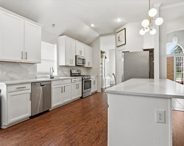 3404 Bluegrass Drive - Photo Thumbnail 12