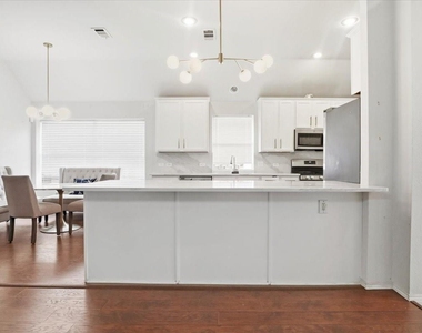 3404 Bluegrass Drive - Photo Thumbnail 9