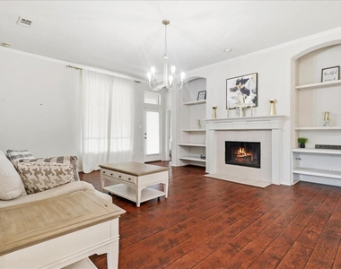 3404 Bluegrass Drive - Photo Thumbnail 4