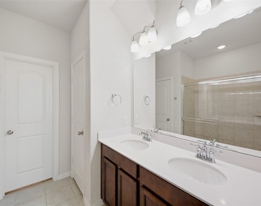 1805 Nelson Street - Photo Thumbnail 16