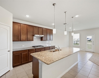 1805 Nelson Street - Photo Thumbnail 5
