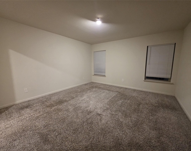 3019 Boran Drive - Photo Thumbnail 4