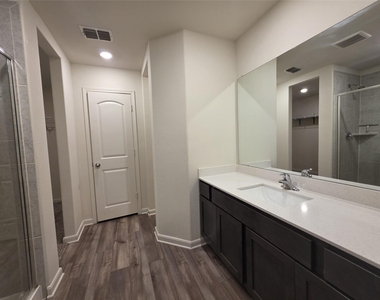3019 Boran Drive - Photo Thumbnail 6
