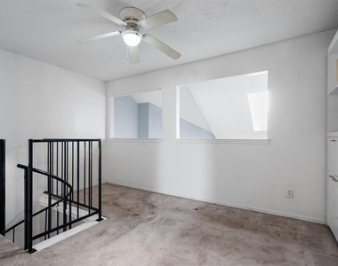 5590 Spring Valley - Photo Thumbnail 16