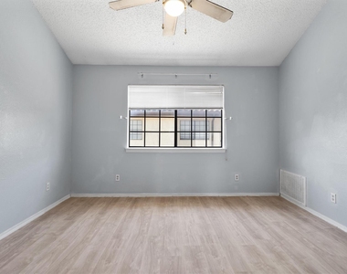 5590 Spring Valley - Photo Thumbnail 8