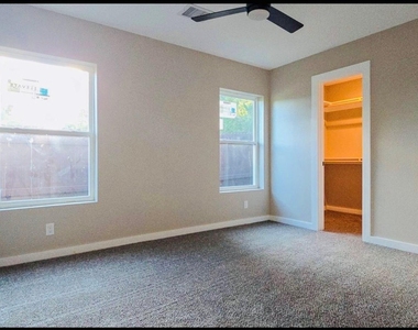 2821 Avenue L - Photo Thumbnail 7