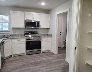 612 E 3rd Street - Photo Thumbnail 1