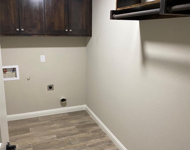3005 Promenade Drive - Photo Thumbnail 14