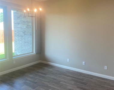 3005 Promenade Drive - Photo Thumbnail 3