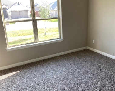 3005 Promenade Drive - Photo Thumbnail 10