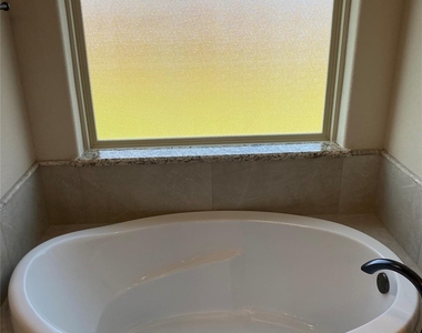 3005 Promenade Drive - Photo Thumbnail 20
