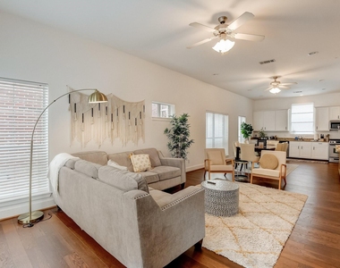 1606 Tribeca Way - Photo Thumbnail 4