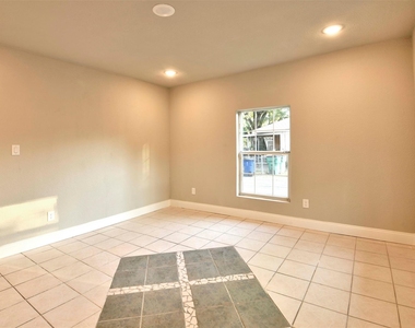 814 N Kentucky Street - Photo Thumbnail 2