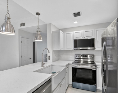 695 Hibiscus Street - Photo Thumbnail 1