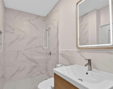 695 Hibiscus Street - Photo Thumbnail 14