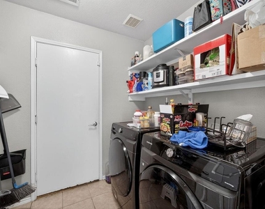 9633 Anns Way - Photo Thumbnail 17