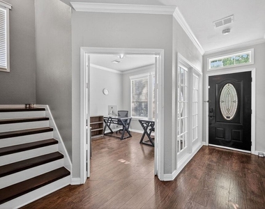9633 Anns Way - Photo Thumbnail 6