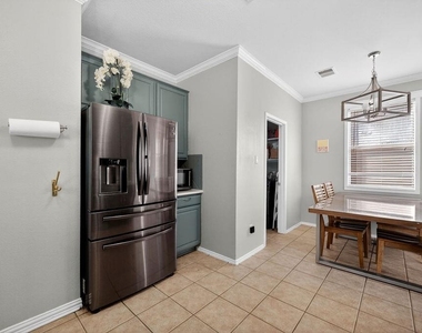 9633 Anns Way - Photo Thumbnail 15