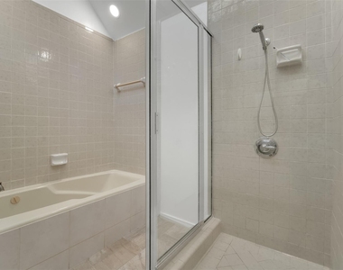 3021 Waterfront Circle - Photo Thumbnail 13