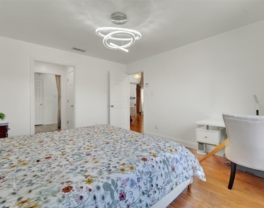3021 Waterfront Circle - Photo Thumbnail 11