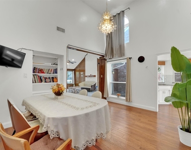3021 Waterfront Circle - Photo Thumbnail 6