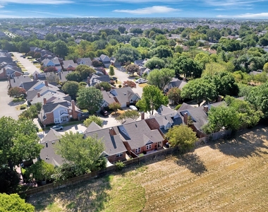 3021 Waterfront Circle - Photo Thumbnail 25