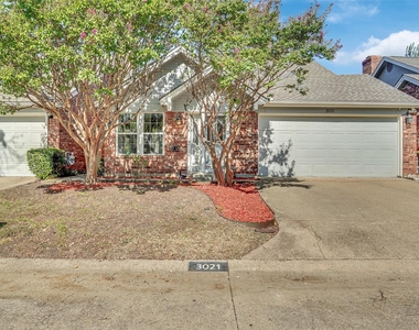 3021 Waterfront Circle - Photo Thumbnail 1